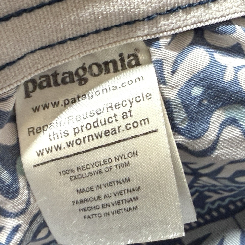 Patagonia Baggies Shorts Womens Medium Tribal 5" Inseam Southwest Aztec Beach - Picture 12 of 13